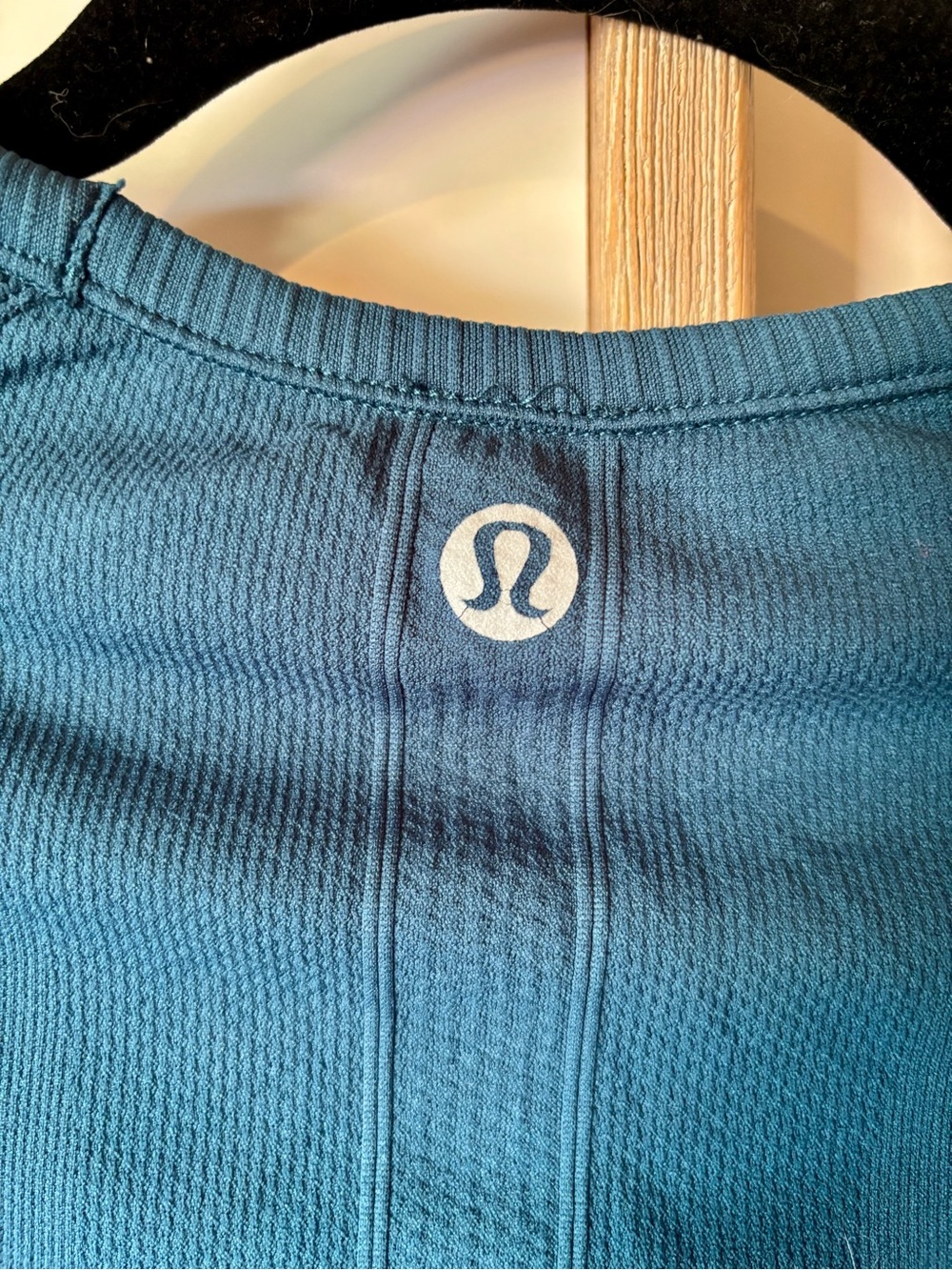 Lululemon long sleeve workout shirt medium - Picture 4 of 4
